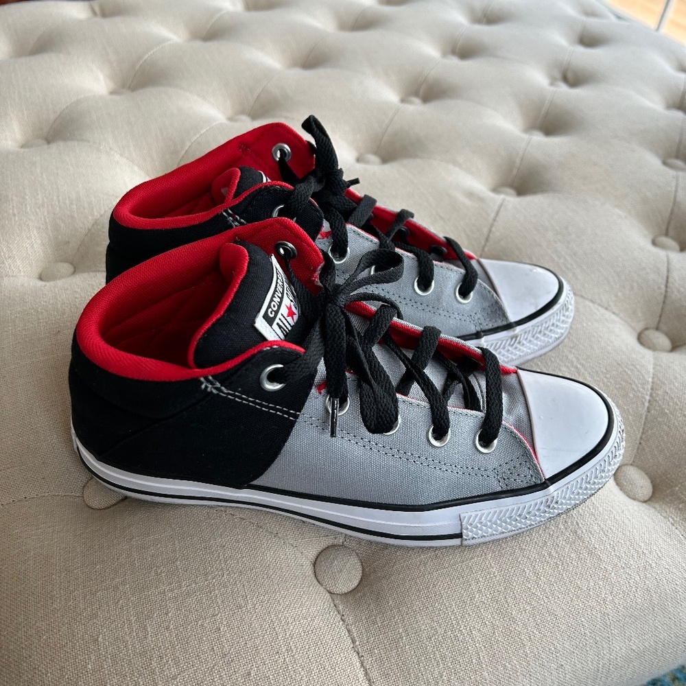 Kids converse